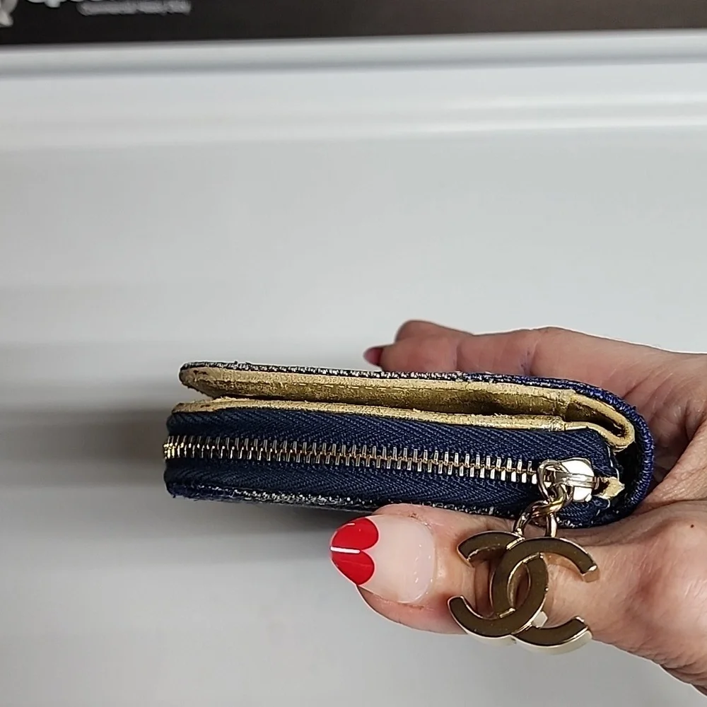 CHANEL Vintage Zip around Denim wallet - Picture 6 of 16
